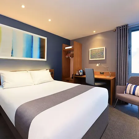 Hotel Travelodge Queen Street