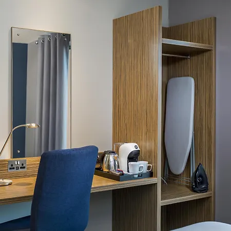Travelodge Queen Street Hotel