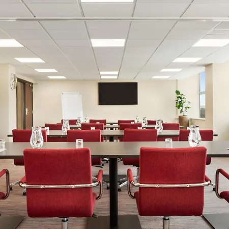 Ramada By Wyndham East Kilbride Hotel