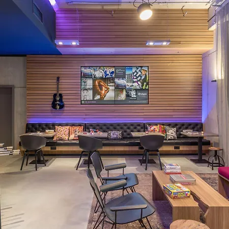 Moxy Merchant 4*