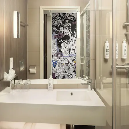 Moxy Merchant Hotell 4*