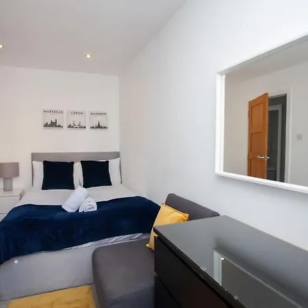 Southside Flat With Private Garden! *