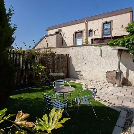 Southside Flat With Private Garden! Glasgow
