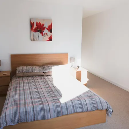 Lovely 2-bed Flat Harbour Free Parking - Pass The Keys Apartamento *