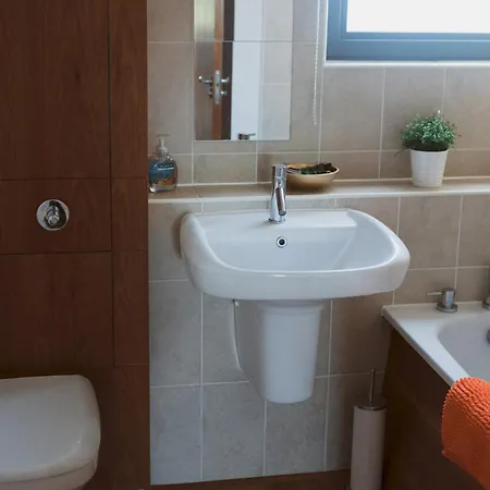 Lovely 2-bed Flat Harbour Free Parking - Pass The Keys Apartamento *
