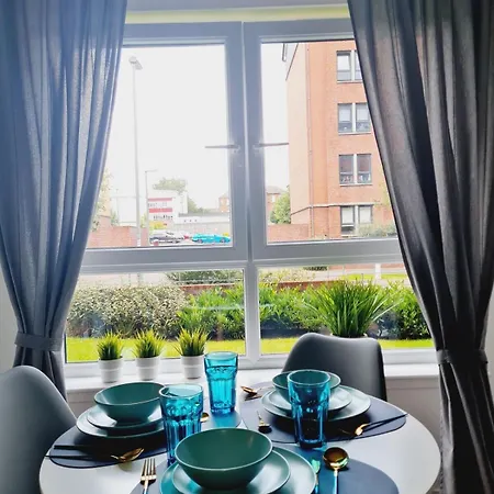 Apartment Stylish 2 Bedroom Glasgow