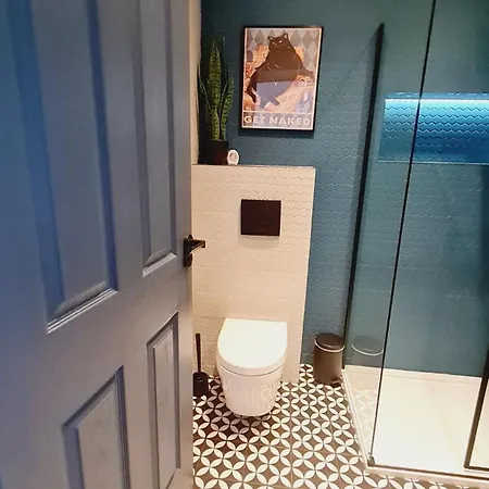Semesterbostad Beautiful 2Bedroom House With Garden *