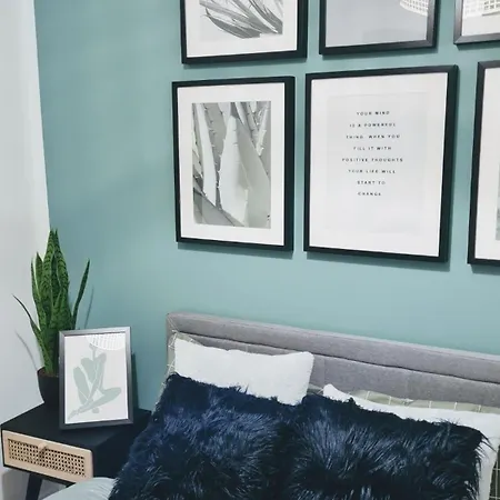 Semesterbostad Beautiful 2Bedroom House With Garden Glasgow