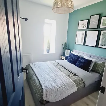 Beautiful 2Bedroom House With Garden *