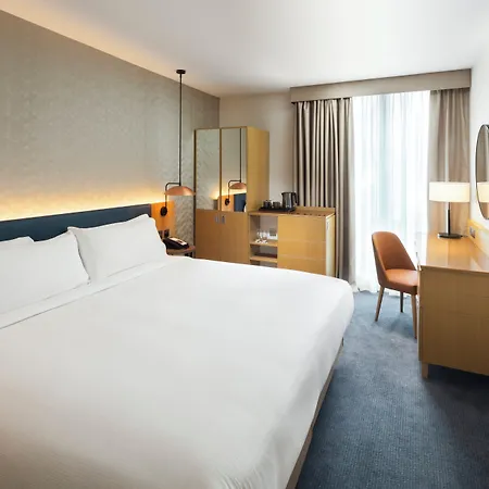 Hilton Garden Centre Hotel
