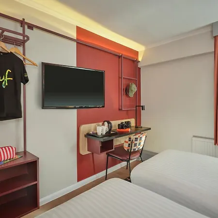 Lyf George Square Glasgow Hotel 4*