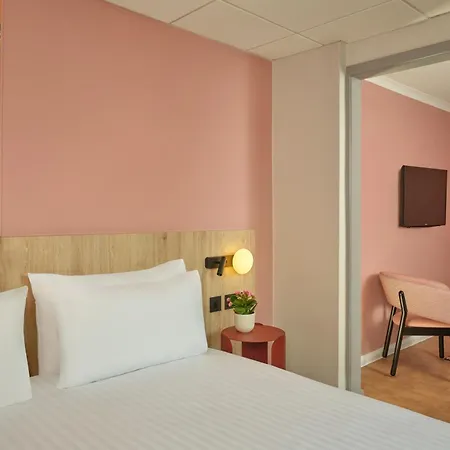 Hotel Lyf George Square Glasgow 4*