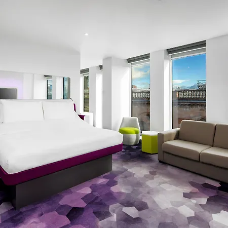 Yotel فندق