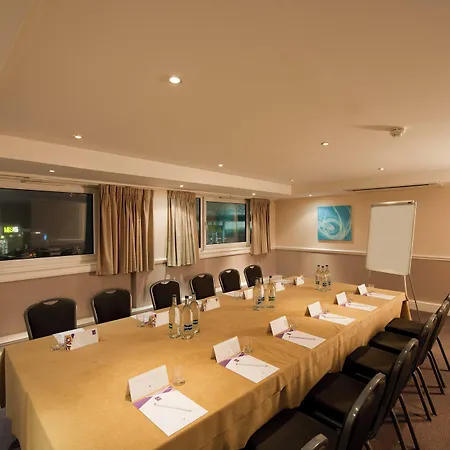 Hotel Leonardo West End 3*