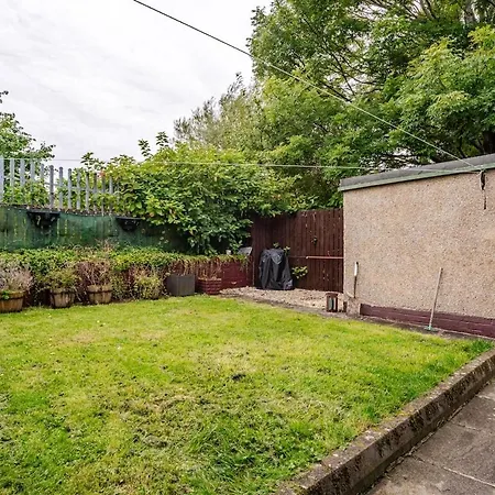 Single Bedroom In Quiet Neighbourhood Habitación en casa particular Glasgow