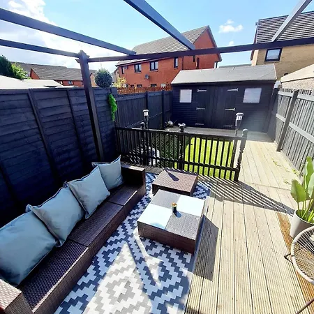 Ferienhaus Lovely House With Patio Glasgow