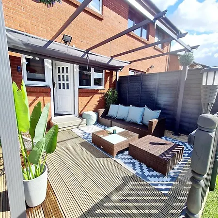 Lovely House With Patio