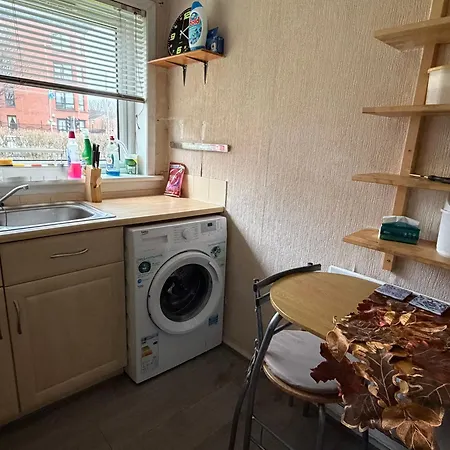 Free Parking 2-bedroom House In *