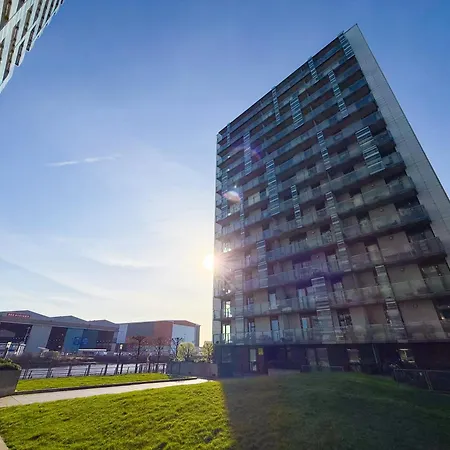 Clyde View 2bed Balcony Parking Apartment Glasgow