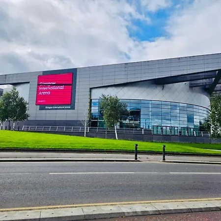 Modern Ground Floor 2 Bed Secure Parking & Perfect For City- Celticemirates Stadium