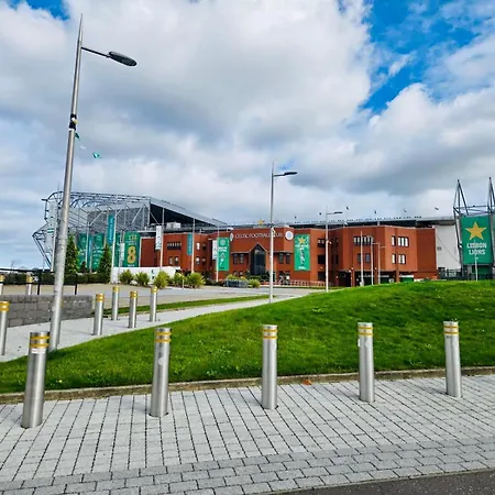 Modern Ground Floor 2 Bed Secure Parking & Perfect For City- Celticemirates Stadium Apartamento