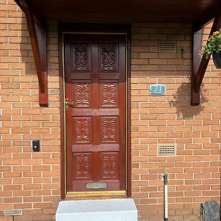 2 Bed Free Parking Centre & Hydro