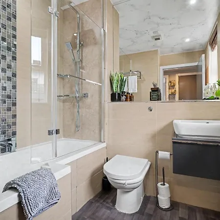 2 Bedroom Penthouse With Rooftop Terrace Ferienhaus