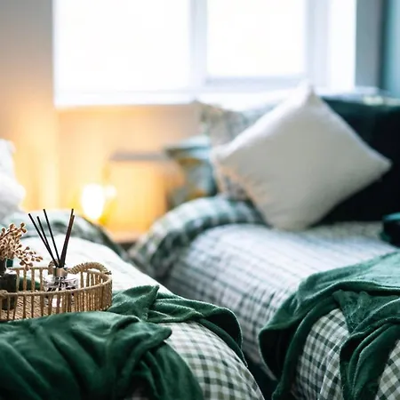 Holiday home Gorgeous 2 Bdr In - Sleeps 4 - Free Parking *