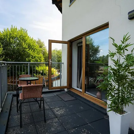 Ferienhaus Lochburn House - Garden, Parking&stylish 3br Glasgow