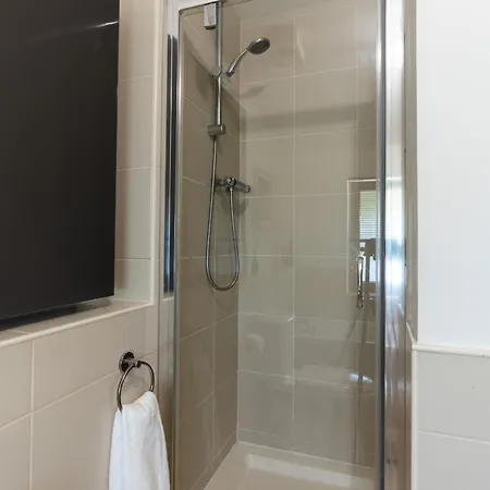 Ferienhaus Lochburn House - Garden, Parking&stylish 3br *
