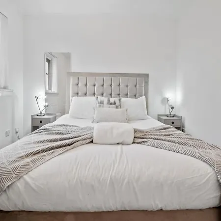 Apartment Cosy East 2 Bed East End House
