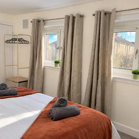 Gorgeous 2-bedroom House In - Sleeps 6 * Glasgow