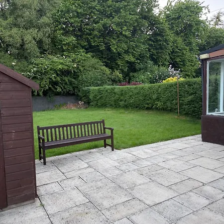 Modern 3 Bedroom House With A Big Garden Apartment Glasgow