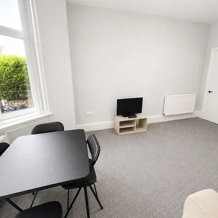 Apartamento 4 Bed, Free Parking, Near Centre *