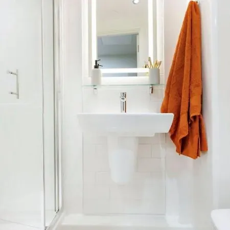 Apartamento For Students Only - Broadway In The Heart Of Centre