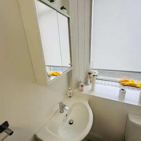 Exec 2br Next To Queens & Hampden Park Apartment