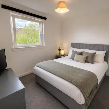 2 Bedroom, Location Apartment Glasgow