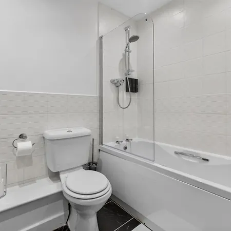 Stylish & 2-bedroom, Steps To King's Theatre * Glasgow