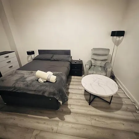 Exec 2br Next To Queens & Hampden Park Apartment *