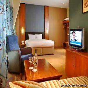 Travelodge Airport Hotel