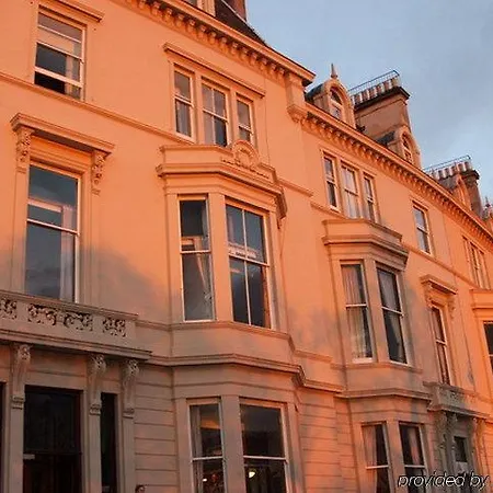 Youth Hostel *