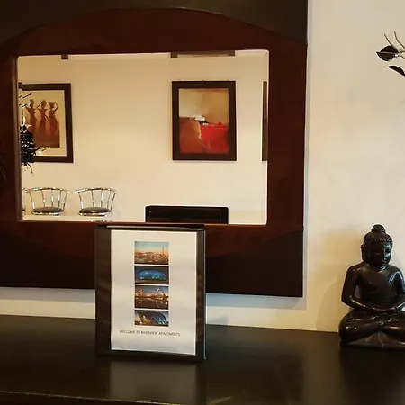 Lancefield Quay Apartment