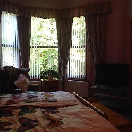 Villa Airdbreck Glasgow