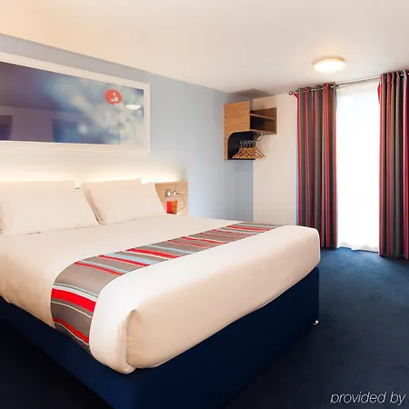 Hotell Travelodge Braehead 3*