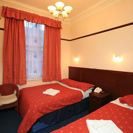 Smiths Guest house 2*
