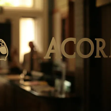 Acorn Hotell