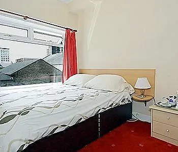 Mclays Hotel 2*