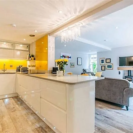 21a Luxury Apartment