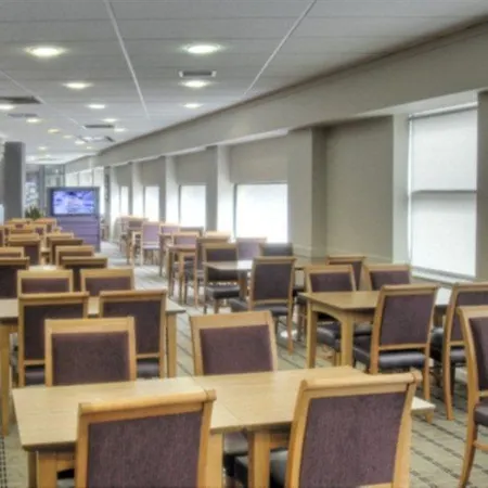 מלון Express - - Ctr Riverside By Ihg 3*