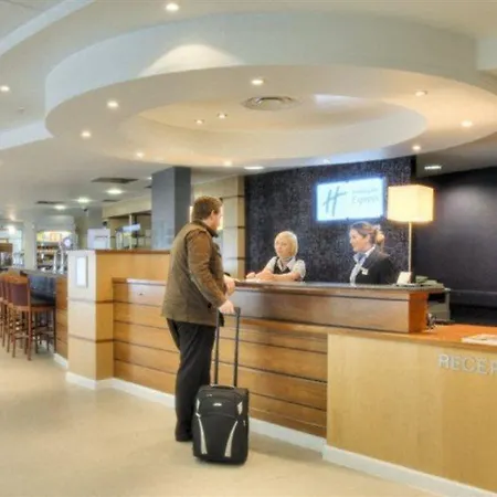 מלון Express - - Ctr Riverside By Ihg גלאזגו